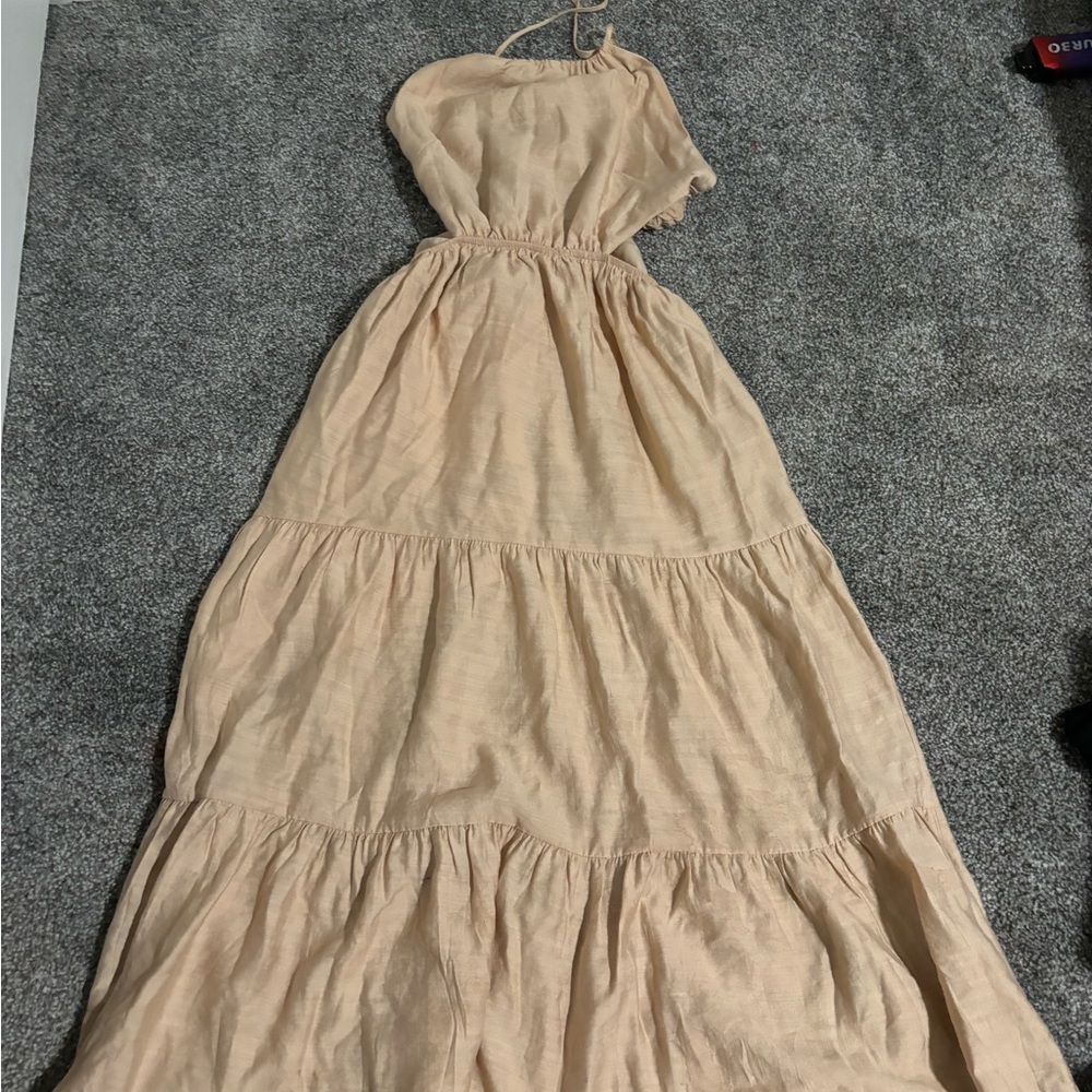 Maxi dress open back